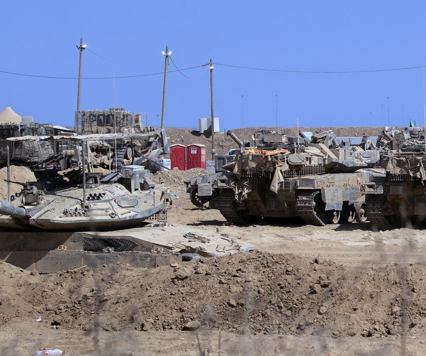 Israel Calls Up 60,000 Reservists as Gaza Offensive Looms