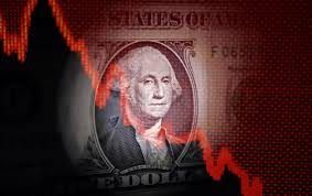 Dollar Falls on Fed Credibility Worries