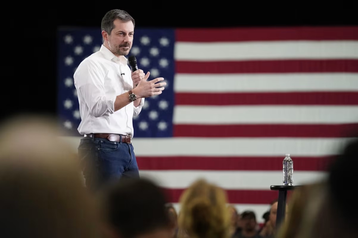 Pete Buttigieg Emerges as Key Democratic Voice Ahead of Midterms
